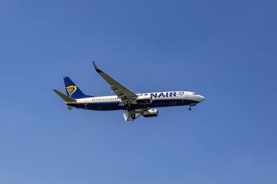 中国上海到新加坡的浴室镜子/防雾镜使用空运快递5天内速递到