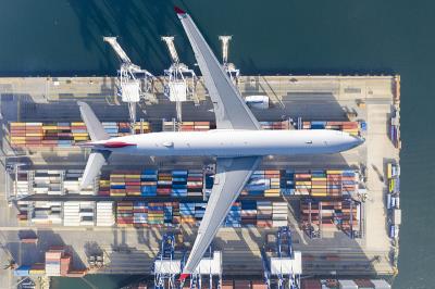 暖宫贴通过重庆空海联运送达新加坡
