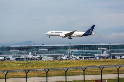 合肥油纸伞使用门到门空运8天配送到新加坡