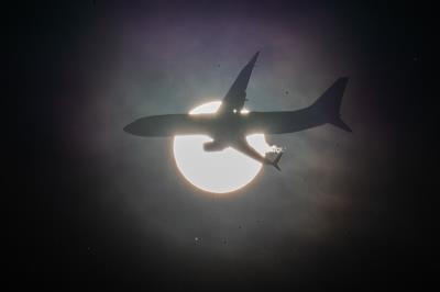 中国鄂州絮胎采用空运门到门专线14天内速递到新加坡