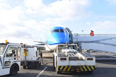 中国深圳到新加坡的被子使用空运派送13天送到