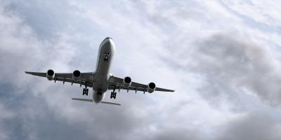 上海至新加坡的云南白药牙膏采用多式联运10天配送到