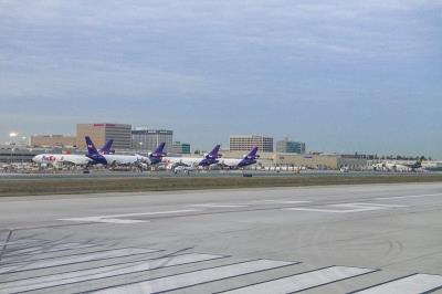 郑州液晶显示器使用航空货运12天内配送到新加坡