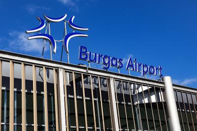 重庆达克宁脚气膏使用跨境联运15天送到新加坡