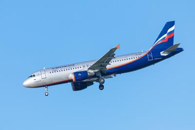 石河子眉笔使用航空快递8天送达新加坡