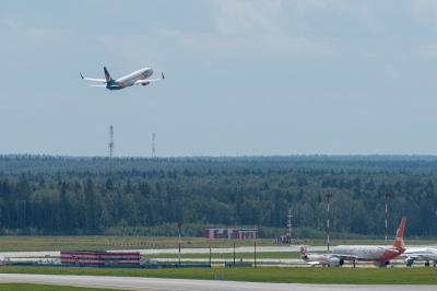 福州到新加坡的成衣使用门到门空运12天内配送到