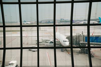 中国广州音响分频器使用门到门空运11天内送到新加坡