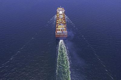 水晶头采取义乌国际多式联运抵达新加坡