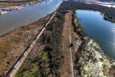 切菜机采取重庆海空联运送抵新加坡