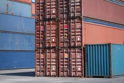 照明开关（智能/触控/遥控）通过中国高雄国际多式联运派送至新加坡