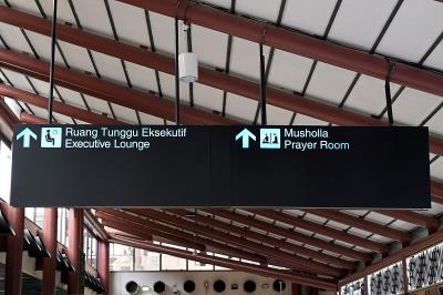 中国昆明史丹利工具箱采用优先空运9天送到新加坡