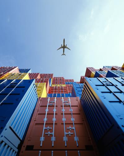 昆明到新加坡的移动电源采用优先空运11天配送到