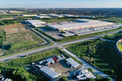 深圳到新加坡的投影胶片采用优先空运13天内配送到