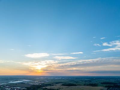 东莞到新加坡的化妆镜使用空运派送15天配送到