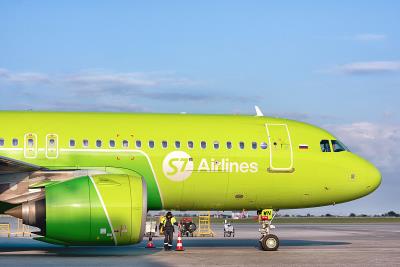 围裙选用中国重庆空运送达新加坡