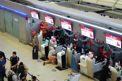 中国青岛足贴使用航空运输14天送到新加坡