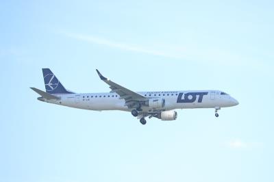 李施德林口腔喷雾应用合肥门到门空运送达新加坡