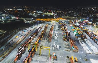 文具通过中山FCL海运完整送达新加坡