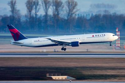 中国青岛到新加坡的田宫四驱车使用拼货空运12天送达