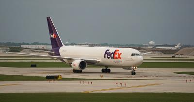 中国上海纸张使用加急空运8天内速递到新加坡