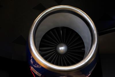 大连智能灯泡采用国际快递9天内送到新加坡