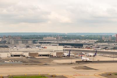 车载咖啡机及茶具套装通过中国台中国际海空联运递送到新加坡