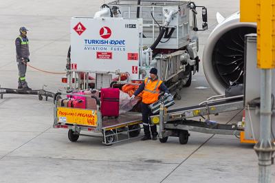 上海至新加坡的基础化工品采用国际航空货运9天内送达