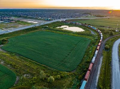中国海口傣族织锦采用跨境联运14天速递到新加坡