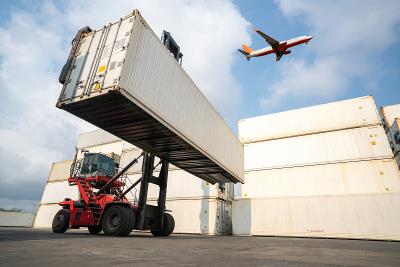 中国福州至新加坡的户外照明工具（手电筒、头灯、营地灯）使用国际快递6天内速递到