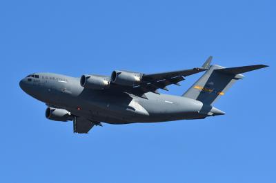 速冻食品借用武汉空运门到门专线速递到新加坡