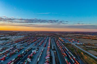 中国鄂州至新加坡的稀土及其制品采用空运派送12天内速递到