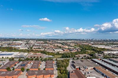 乌鲁木齐迪卡侬登山杖采用跨境海空联运10天送达新加坡