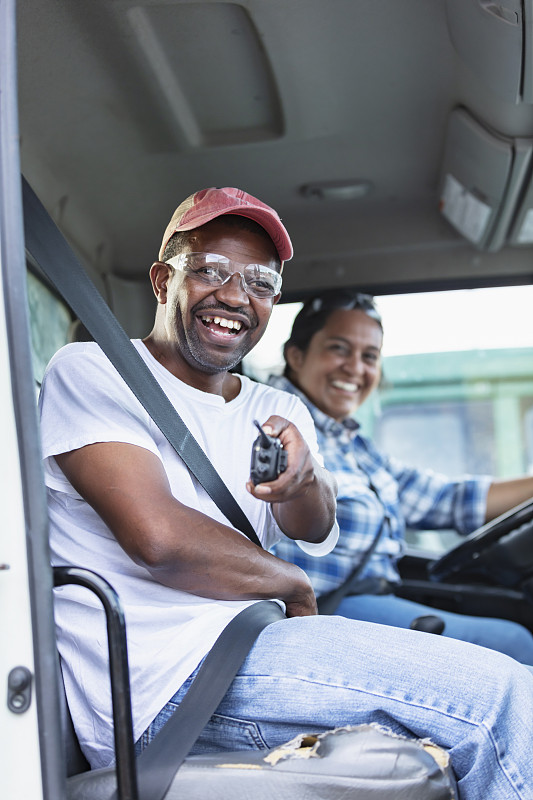 乌拉特前旗鑫业物流有限责任公司