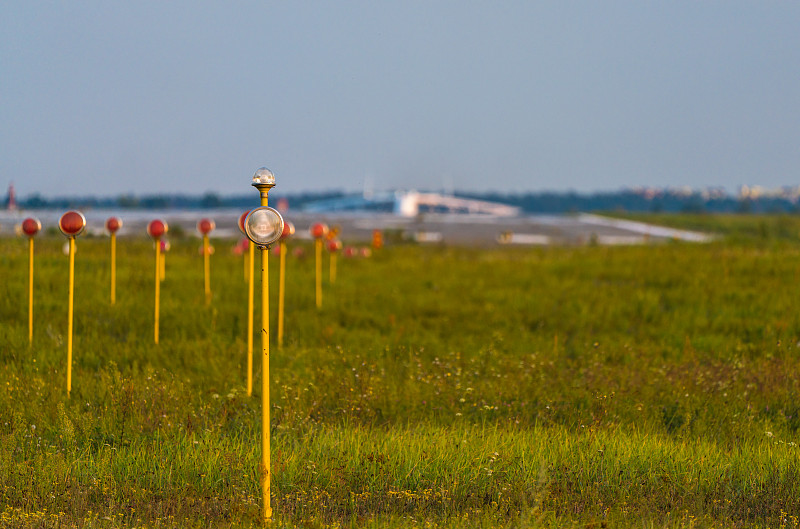 深圳市鸿运泰物流有限公司