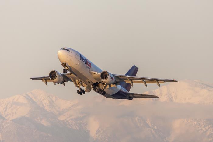 深圳市华鑫隆物流有限公司