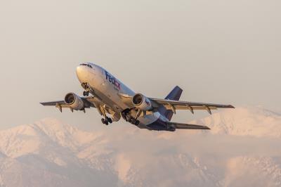 深圳市华鑫隆物流有限公司