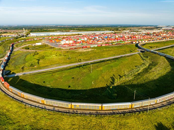 鸿冠达（深圳）国际物流有限公司