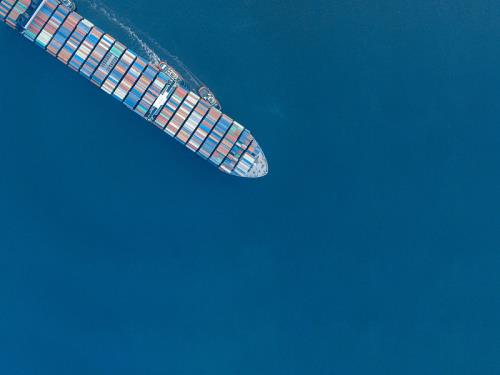 国际空运与海运的对比：哪个更适合您的货物？