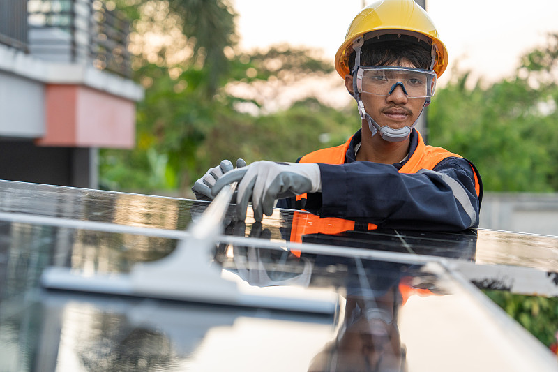 既大量挥霍又抱怨亏损航空公司该不该挨骂上海国际空运 既大量挥霍又抱怨亏损航空公司该不该挨骂上海国际空运