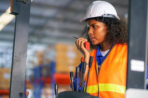 前三季度中国社会物流总额同比增长5.4%上海