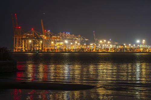 UPS第三季度裁员4.8万人并关闭93家工厂重组