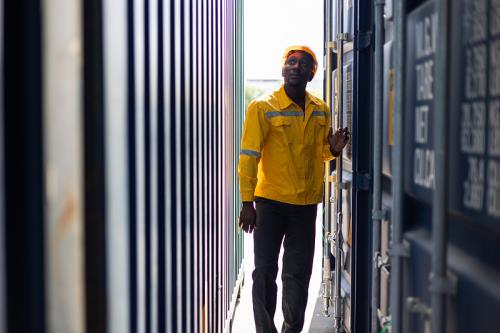 印尼拟全面禁止二手服装进口海关黑名单制度