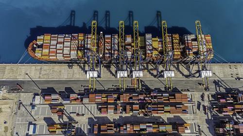 前10月港口货物吞吐量持续增长