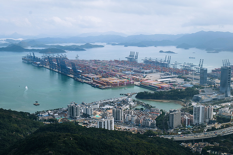 特斯拉上海储能超级工厂第1000台Megapack储能系统下线