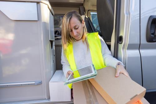 中国邮政航空公司成为国内首家通过CEIV双认