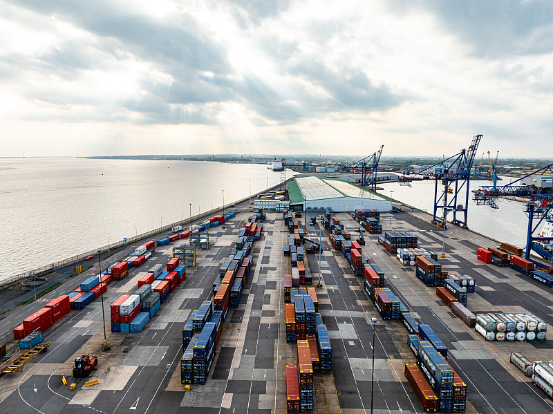 国际民航早报|FAA选定125亿美元空管改革项目管理人;波兰航空将收购捷克Smartwings上海国际空运