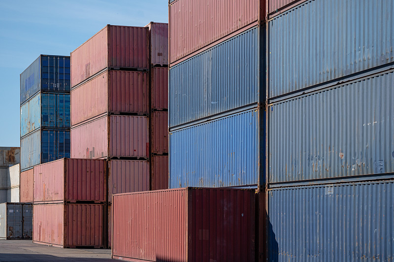 快递包装“瘦”下去“绿”起来