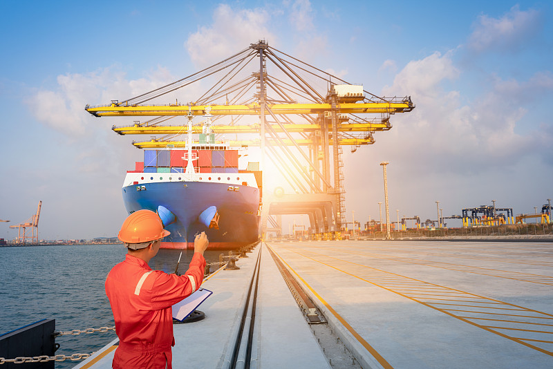 深圳到新加坡空运价格，新加坡国际空运费用，空运到新加坡运费多少钱1KG？