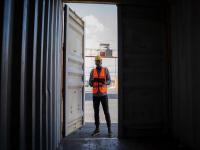 货品灯具（台灯、落地灯、吊灯）经昆明市采纳轮船货运抵到美国——门罗