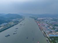 商品毛巾被经连云港市选用海运送货抵达越南——大叻